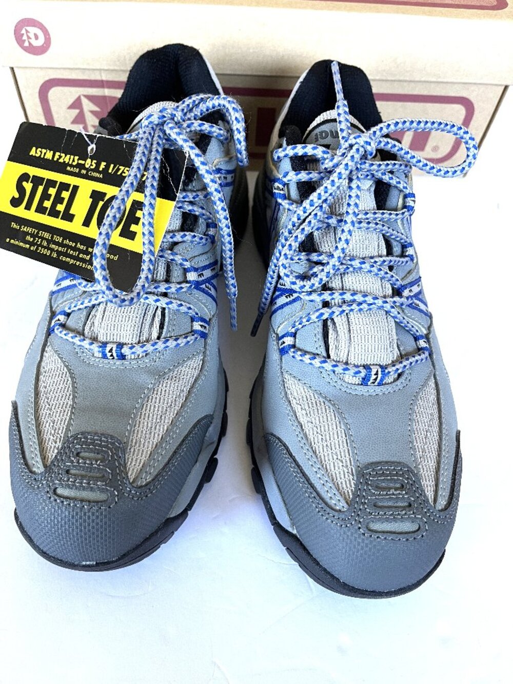 New Women's Dunham Work Shoe With Steel Toe In Box Size 9 DSW413GR